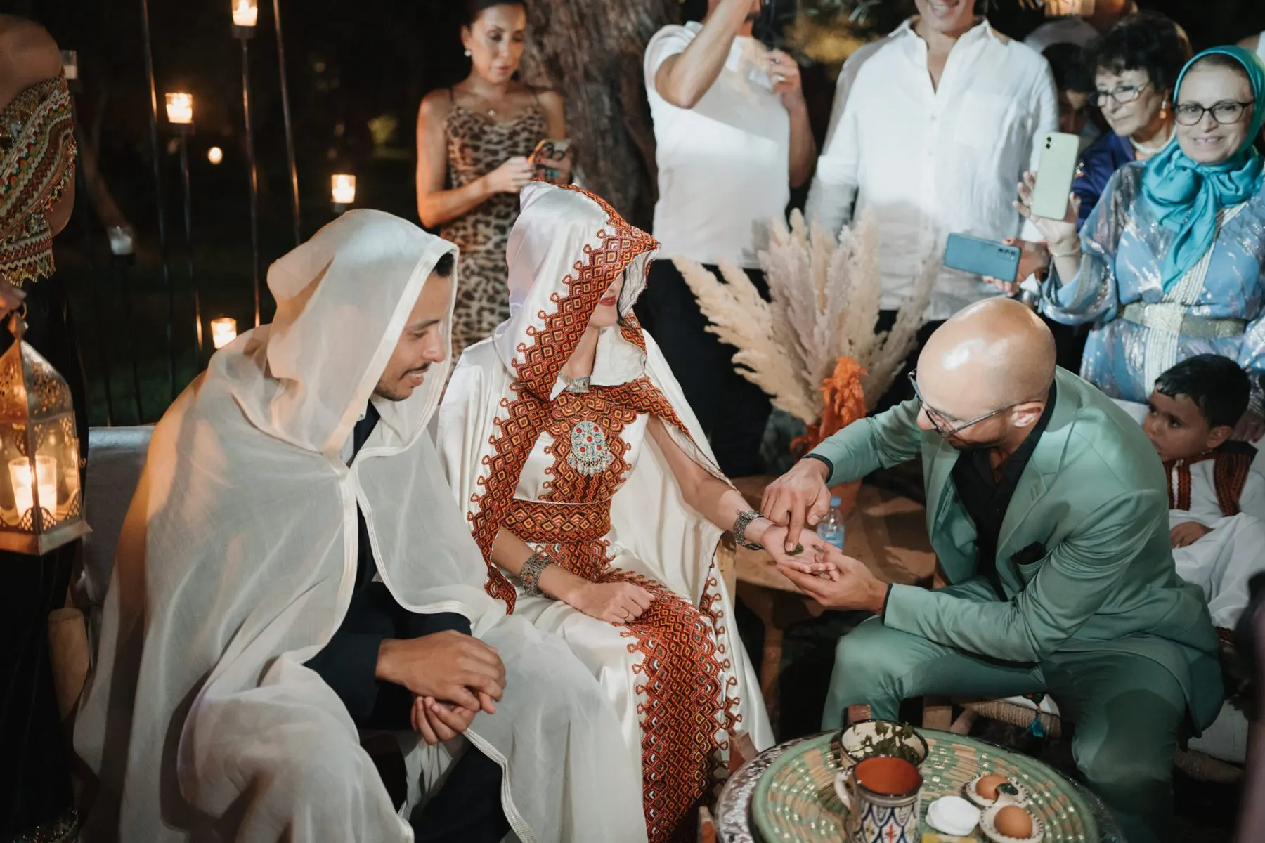 Cérémonie traditionnelle du henné au Maroc